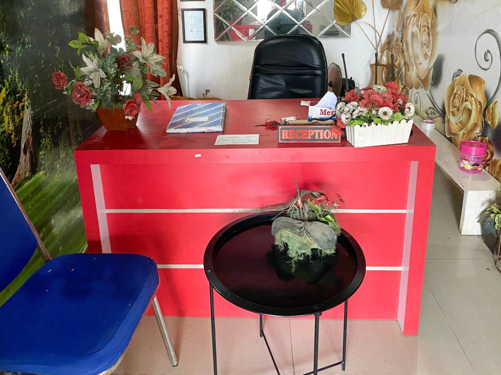 Reddoorz Near Pantai Idola Banyutowo Hotel D'Llala Pati Eksteriør billede